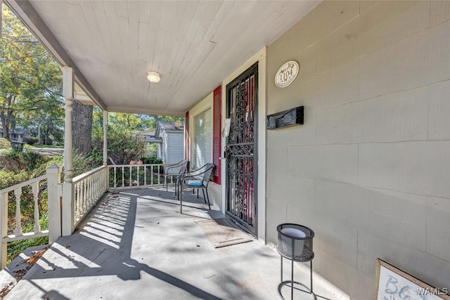 view of patio / terrace with covered porch