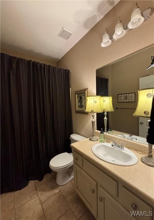 5203 Bristolwood Cir, Northport, AL 35475 - bathroom with vanity and curtained shower