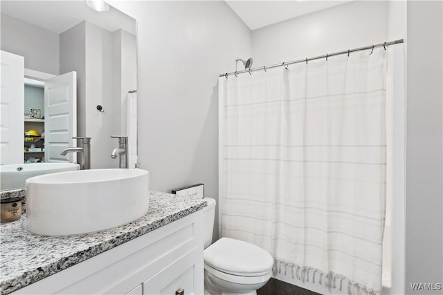 12625 Northside Rd, Northport, AL 35475 - full bath featuring vanity, toilet, and a shower with curtain