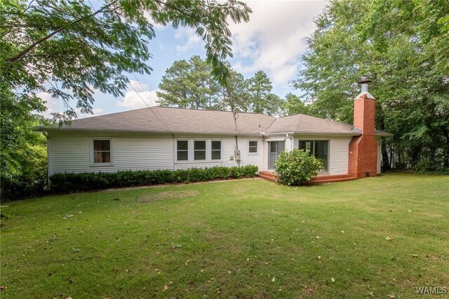 9C Country Club Hls, Tuscaloosa, AL 35401 - view of front of property featuring a chimney and a front yard