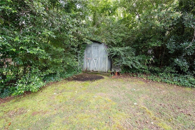 9C Country Club Hls, Tuscaloosa, AL 35401 - view of grassy yard