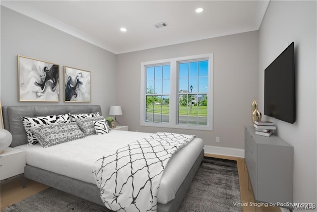 5930 Carleton Park Cir, Tuscaloosa, AL 35406 - bedroom with wood finished floors, recessed lighting, baseboards, and visible vents