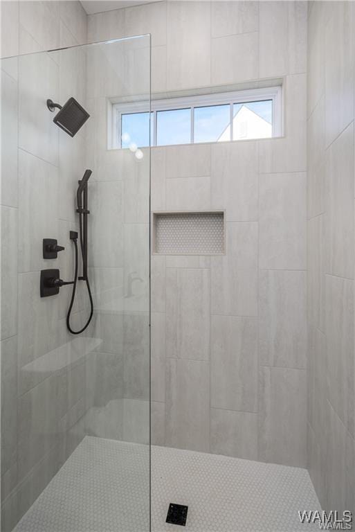 5930 Carleton Park Cir, Tuscaloosa, AL 35406 - bathroom with a walk in shower