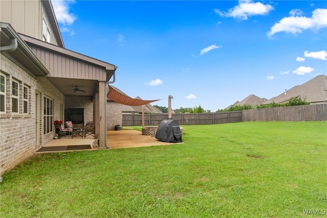 view of yard featuring a patio