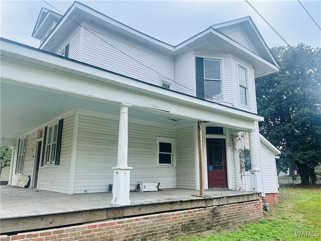 view of front of home with covered porch