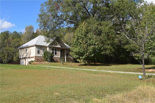 view of front of house with a front yard