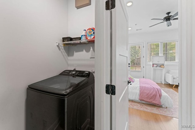 800 Red Drew Ave, Tuscaloosa, AL 35401 - laundry room with washer / clothes dryer, wood finished floors, a ceiling fan, and recessed lighting