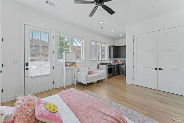 800 Red Drew Ave, Tuscaloosa, AL 35401 - bedroom featuring ornamental molding, light wood finished floors, recessed lighting, and ceiling fan