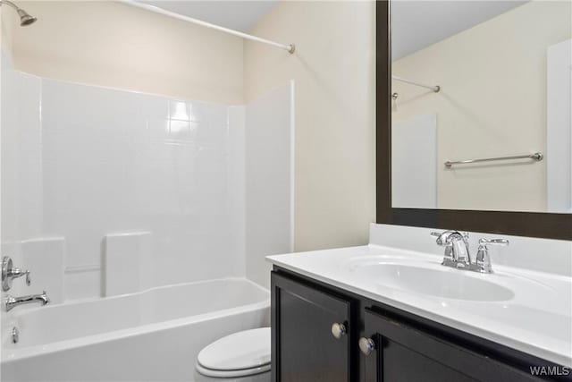 9437 Crete Cir, Tuscaloosa, AL 35406 - bathroom featuring washtub / shower combination and vanity