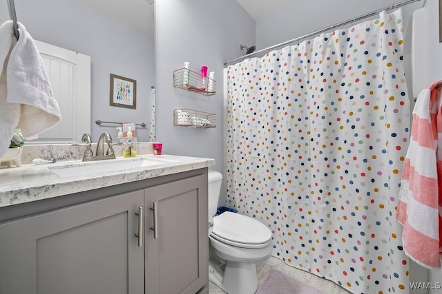 19026 Eastern Valley Rd, West Blocton, AL 35184 - bathroom featuring toilet, vanity, and a shower with curtain