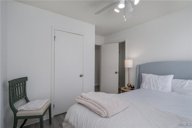 1009 12th St Unit 19, Tuscaloosa, AL 35401 - bedroom with wood finished floors and a ceiling fan