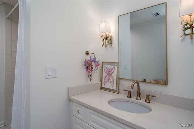 1901 Point Clear Rd, Tuscaloosa, AL 35406 - full bathroom featuring curtained shower, vanity, and visible vents