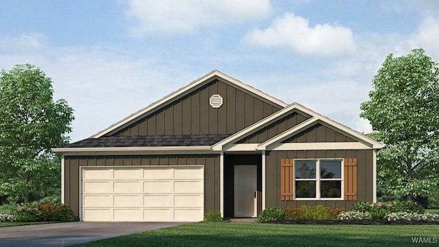 view of front facade featuring a front lawn and a garage