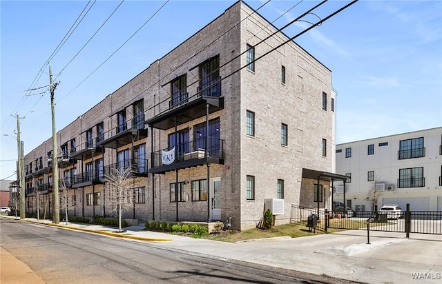 817 Gene Stallings Ave, Tuscaloosa, AL 35401 - view of building exterior with fence