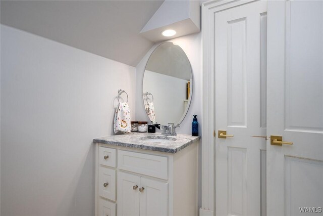 bathroom with tiled shower / bath