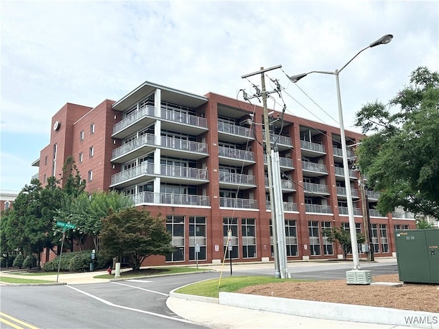 1018 Hackberry Ln Unit 113, Tuscaloosa, AL 35401 - view of apartment building / complex