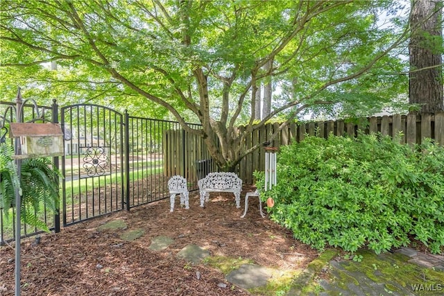 1137 Germantown Rd, Tuscaloosa, AL 35406 - fenced yard with a gate