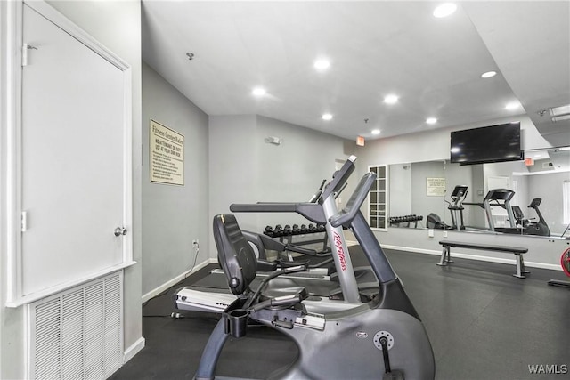303 Helen Keller Blvd Unit B117, Tuscaloosa, AL 35404 - exercise room with visible vents, baseboards, and recessed lighting