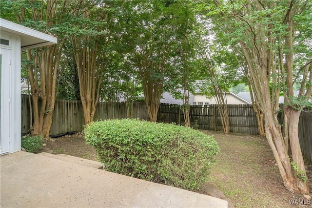 6128 Covington Villas Dr, Tuscaloosa, AL 35405 - fenced backyard featuring a patio