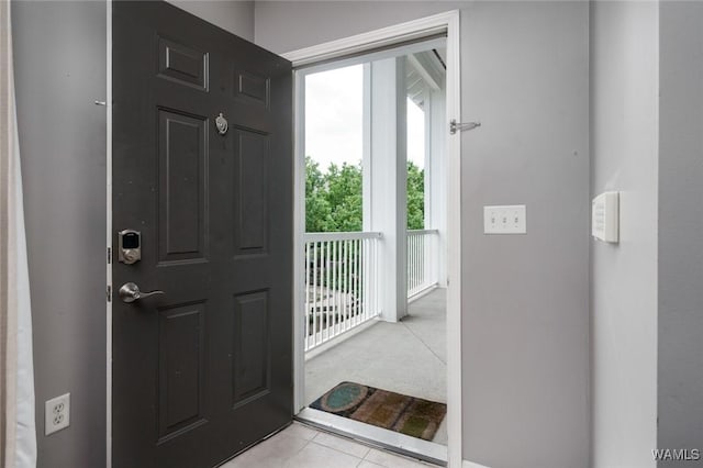 303 Helen Keller Blvd Unit B319, Tuscaloosa, AL 35404 - view of tiled entrance foyer