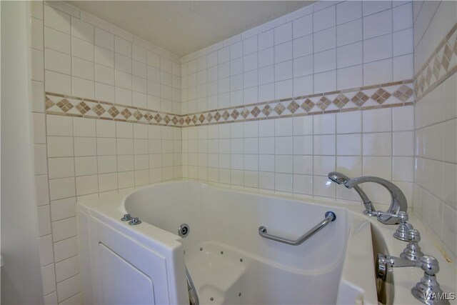 bathroom featuring a bathing tub