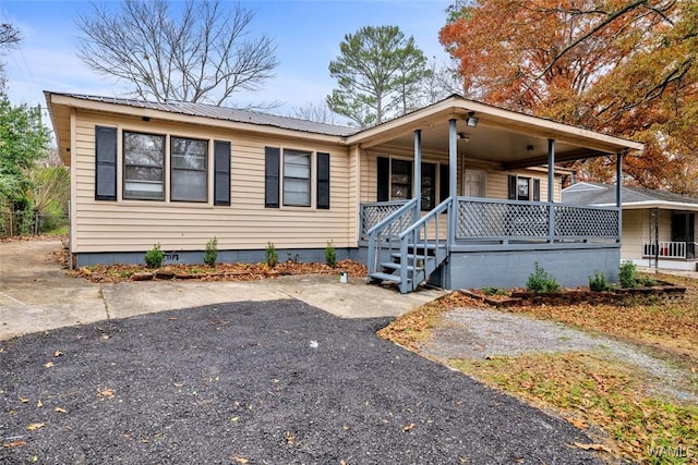 view of front of property with covered porch