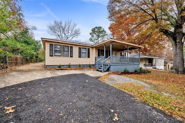 view of front of home featuring a porch