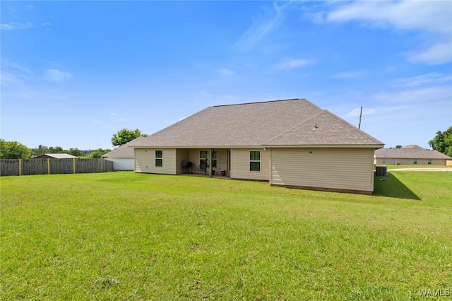 320 Rob Lee St, Moundville, AL 35474 - back of property with roof with shingles