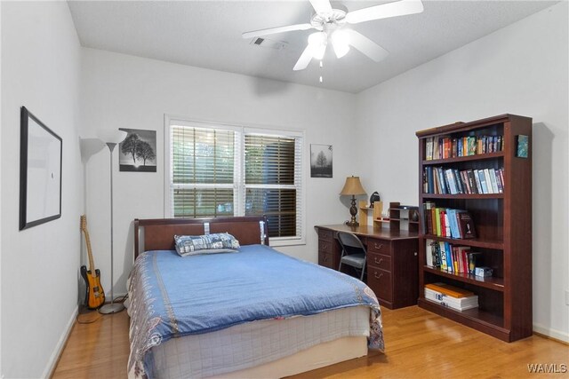 839 Seven Oaks Pl, Tuscaloosa, AL 35406 - bedroom featuring light wood-type flooring and a ceiling fan