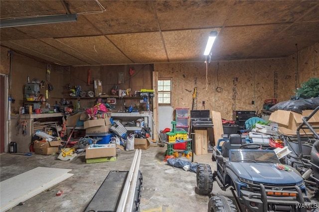 15120 Lakeland Forest Dr, Northport, AL 35475 - garage featuring a workshop area
