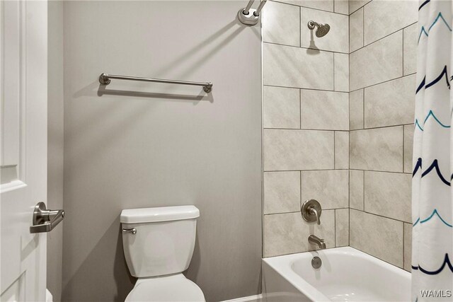17631 Hayes Rd, Northport, AL 35475 - full bath featuring shower / bath combo and toilet