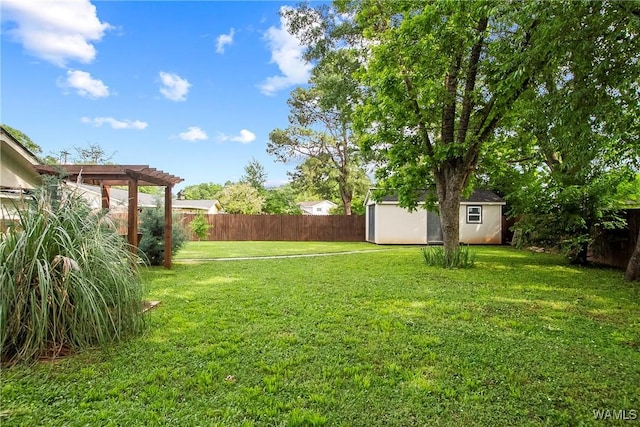 2507 Twin Mnr, Northport, AL 35476 - view of yard featuring a pergola