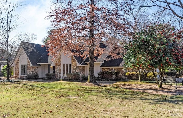 view of front of home with a front yard