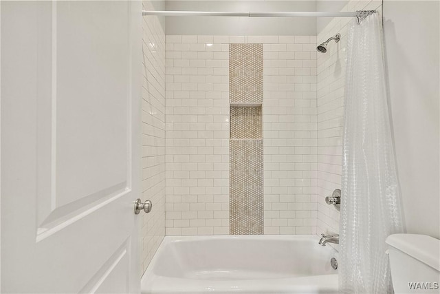 1006 Shady Tree Ln, Tuscaloosa, AL 35406 - full bathroom with toilet and shower / bath combination with curtain