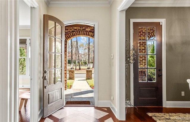 1006 Shady Tree Ln, Tuscaloosa, AL 35406 - foyer featuring baseboards, wood finished floors, and crown molding