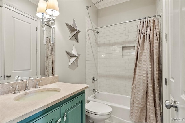 1006 Shady Tree Ln, Tuscaloosa, AL 35406 - bathroom with shower / bath combination with curtain, toilet, vanity, and ornamental molding