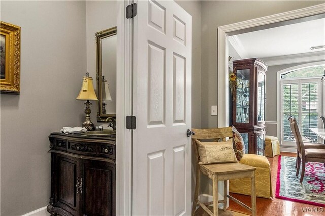 2940 Lake Crest Dr, Tuscaloosa, AL 35406 - hall with baseboards and a sink