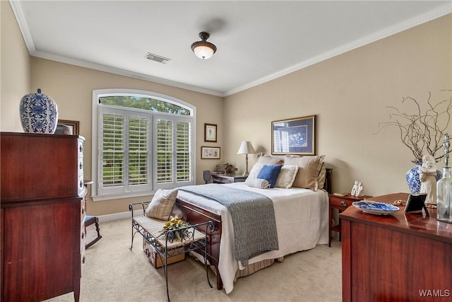 2940 Lake Crest Dr, Tuscaloosa, AL 35406 - bedroom featuring light colored carpet and crown molding