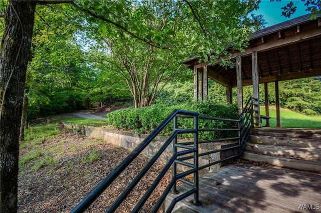 2940 Lake Crest Dr, Tuscaloosa, AL 35406 - view of wooden terrace