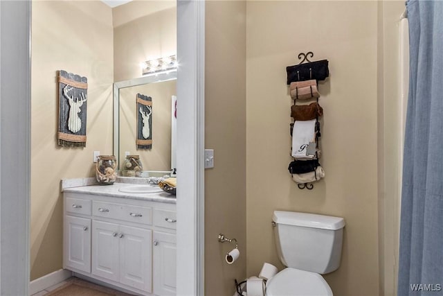 2940 Lake Crest Dr, Tuscaloosa, AL 35406 - bathroom featuring vanity and toilet