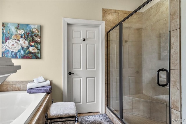 2940 Lake Crest Dr, Tuscaloosa, AL 35406 - full bath featuring a stall shower and a bath