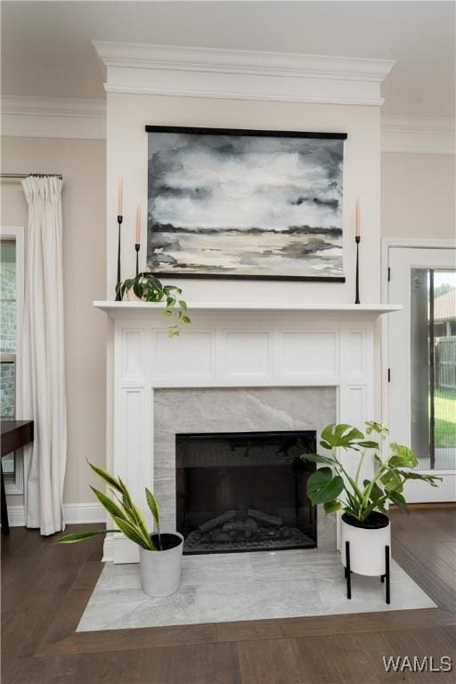 13982 Knoll Pointe Dr, Northport, AL 35475 - detailed view of crown molding, a high end fireplace, and baseboards