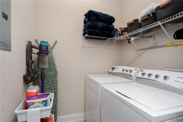 13982 Knoll Pointe Dr, Northport, AL 35475 - laundry room featuring washer and clothes dryer and baseboards