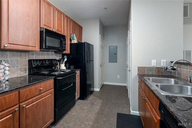 600 13th St E Unit 735, Tuscaloosa, AL 35401 - kitchen featuring black appliances, a sink, tasteful backsplash, electric panel, and baseboards