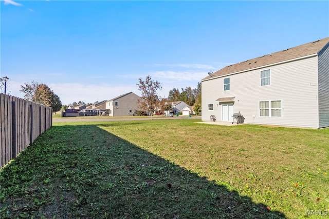 view of yard with a patio