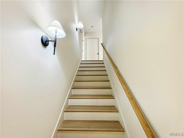 8 Northside Rd, Berry, AL 35546 - view of staircase