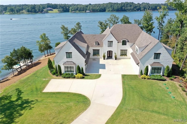 bird's eye view with a water view