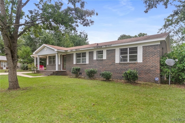 view of front of property with a front yard