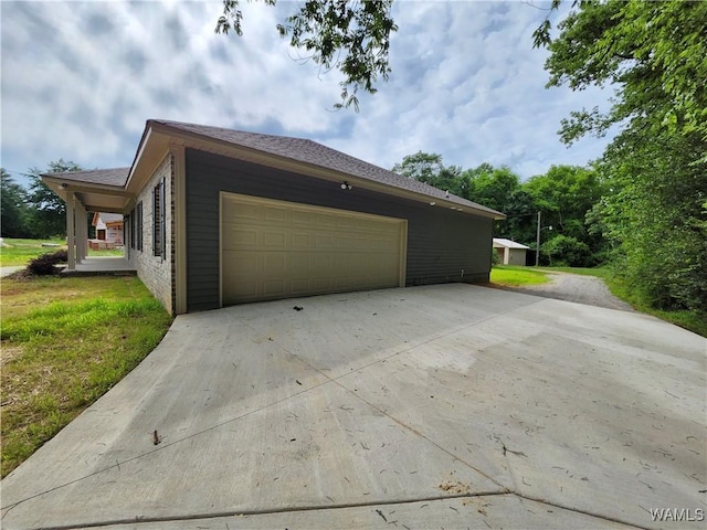 195 Lecroy Cir, Brent, AL 35034 - view of property exterior with driveway, a yard, and a garage