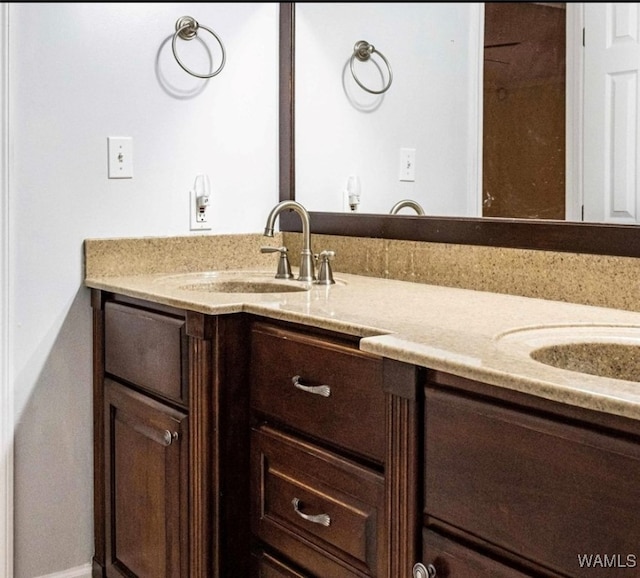 806 Arrowhead Vlg, Winfield, AL 35594 - full bathroom with double vanity and a sink